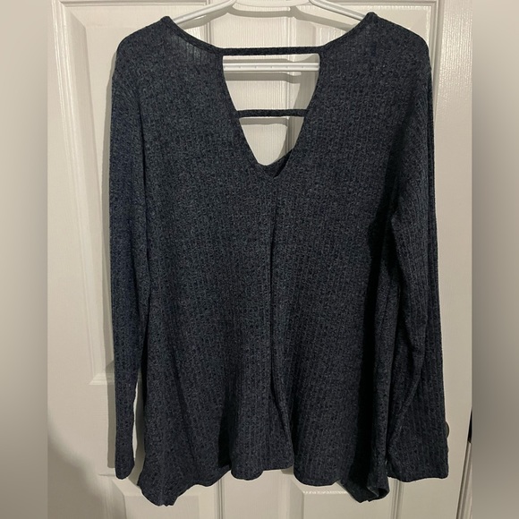 Blue flowy sweater - Picture 3 of 3